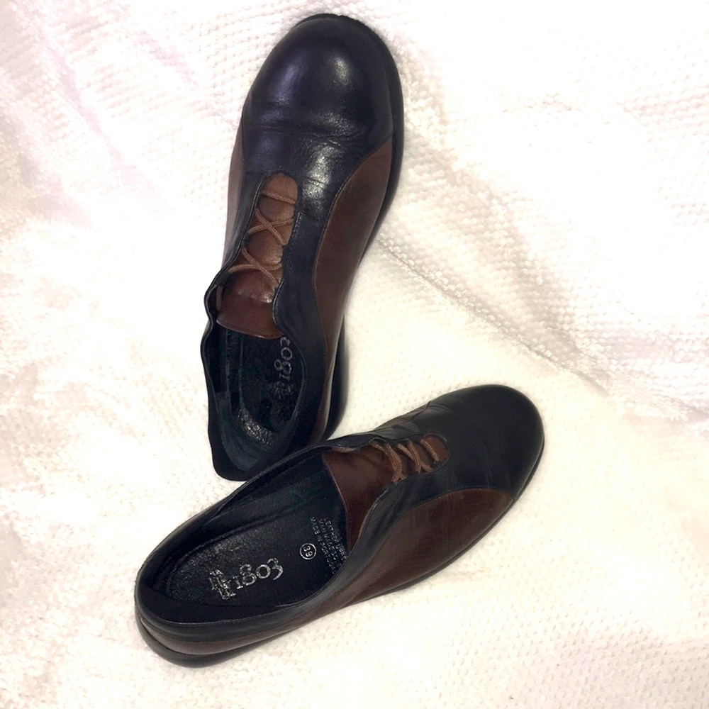 1803 Brand Women’s two toned shoes. Black and brown. So comfortable and soft.